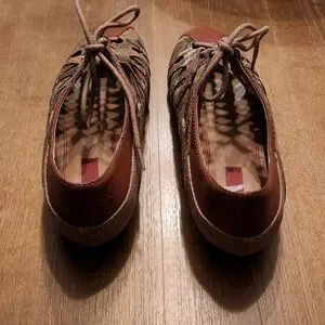 Saks off 5th | Shoes | Nwt Saks Off 5th Beautiful Lace Up  NWT SAKS OFF 5TH BEAUTIFUL LACE UP  FLATS main image 1